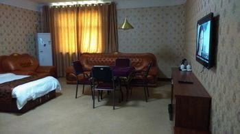 Yanshi 7 Star Express Hotel Luoyang  Exterior photo